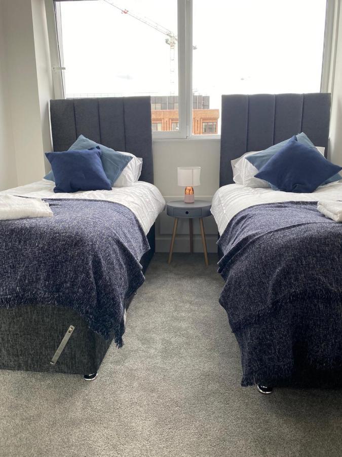 Central Location, Parking, Wi-Fi, Modern Apartment มิลตันคีนส์ ภายนอก รูปภาพ