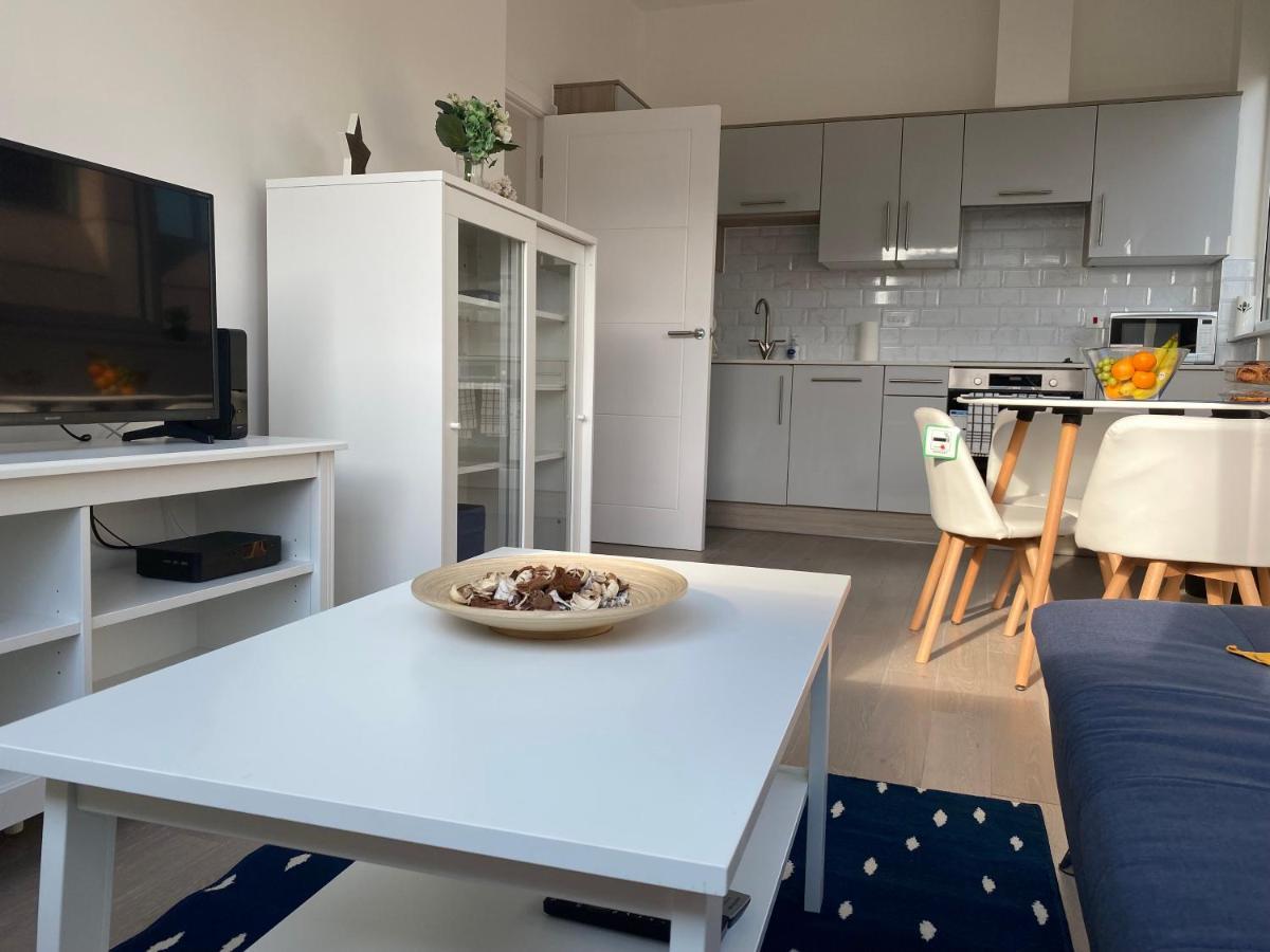 Central Location, Parking, Wi-Fi, Modern Apartment มิลตันคีนส์ ภายนอก รูปภาพ
