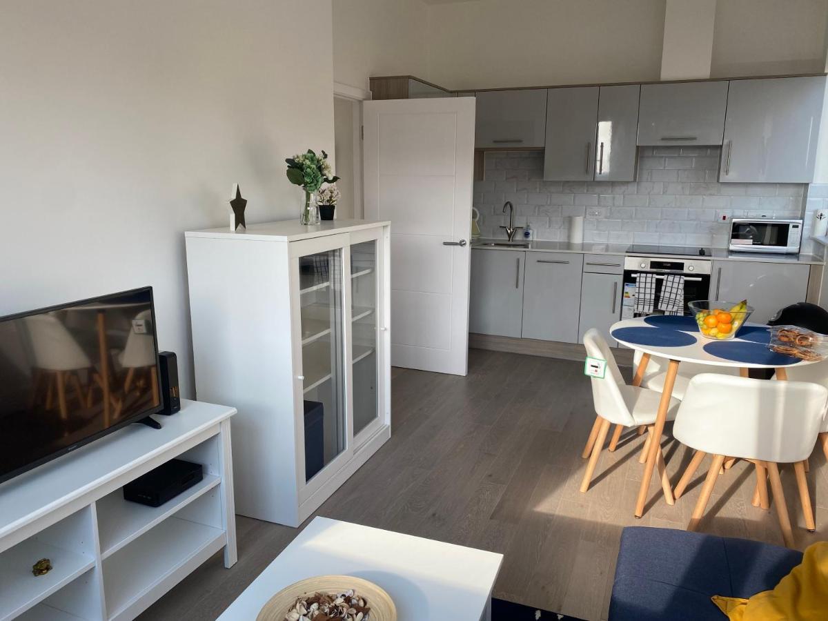 Central Location, Parking, Wi-Fi, Modern Apartment มิลตันคีนส์ ภายนอก รูปภาพ